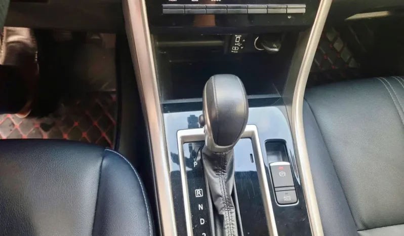 
								Mitsubishi Xpander Cross 2022 full									