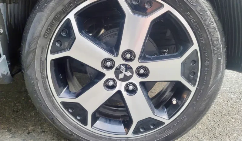 
								Mitsubishi Xpander Cross 2022 full									