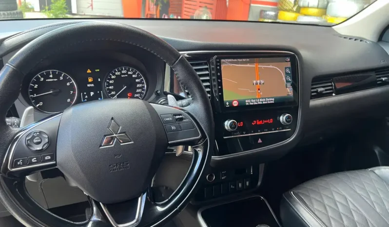 
								Mitsubishi Outlander 2.0 CVT Premium 2022 full									