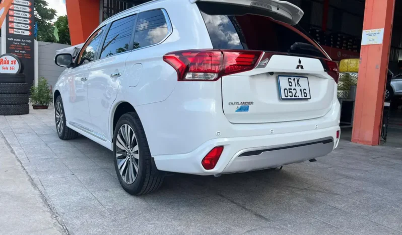 
								Mitsubishi Outlander 2.0 CVT Premium 2022 full									