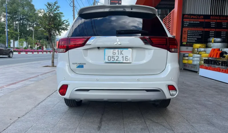 
								Mitsubishi Outlander 2.0 CVT Premium 2022 full									