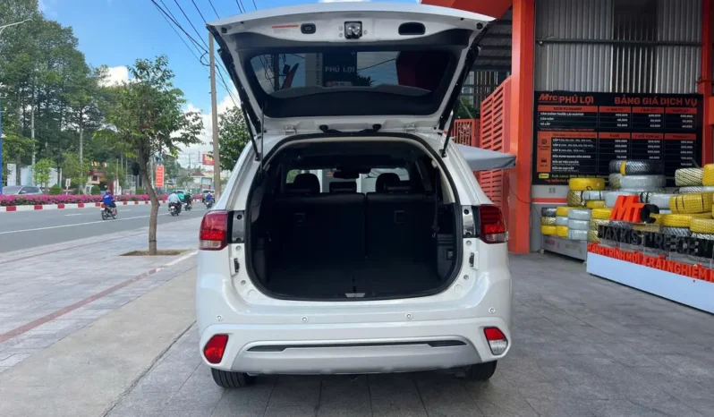 
								Mitsubishi Outlander 2.0 CVT Premium 2022 full									