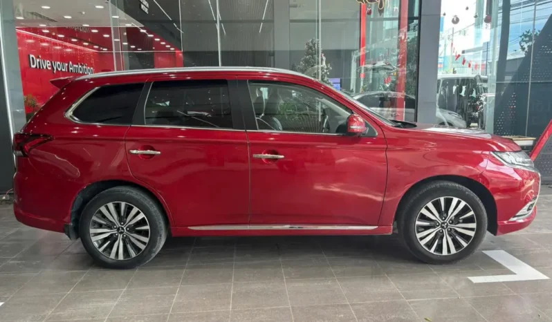 
								Mitsubishi Outlander 2.0 CVT Premium 2022 full									