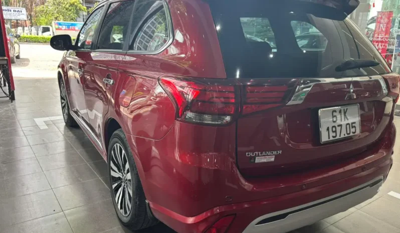 
								Mitsubishi Outlander 2.0 CVT Premium 2022 full									