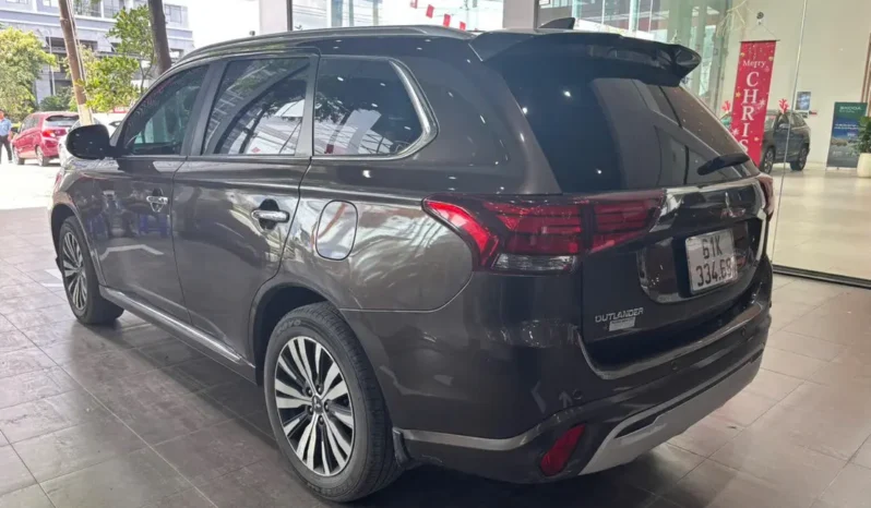 
								Mitsubishi Outlander 2.0 CVT Premium 2023 full									