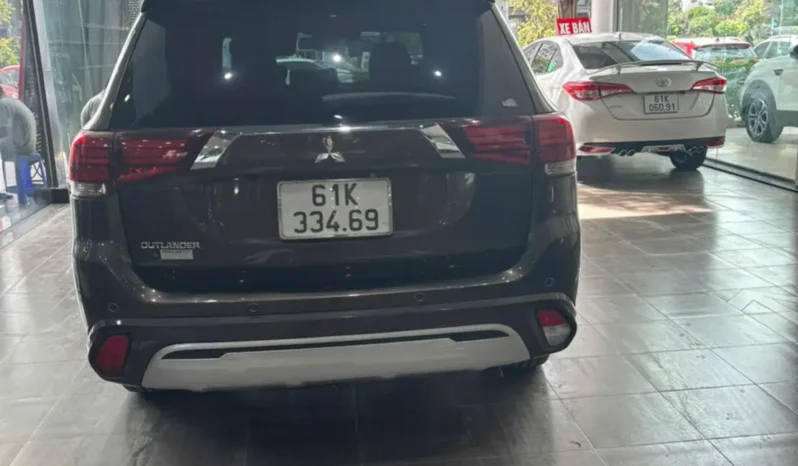 
								Mitsubishi Outlander 2.0 CVT Premium 2023 full									