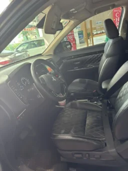 
										Mitsubishi Outlander 2.0 CVT Premium 2023 full									