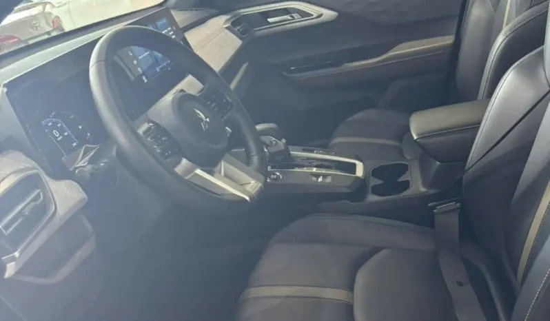 
								Mitsubishi Xforce Premium 2024 full									