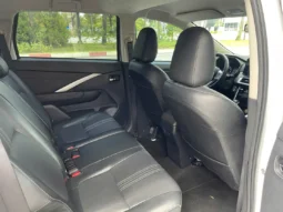 
										Mitsubishi Xpander AT Premium 2024 full									