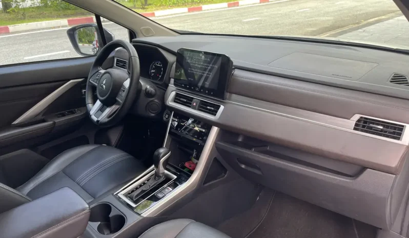 
								Mitsubishi Xpander AT Premium 2024 full									