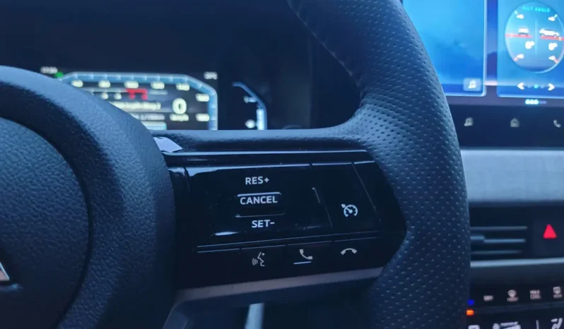 
								Mitsubishi Xforce Premium 2024 full									