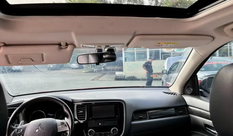 
								Mitsubishi Outlander 2.4 CVT Premium 2019 full									