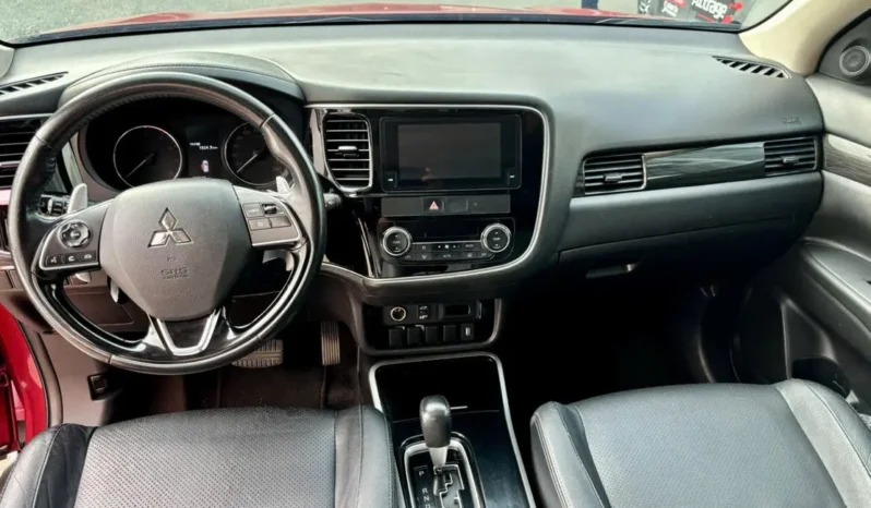 
								Mitsubishi Outlander 2.4 CVT Premium 2019 full									