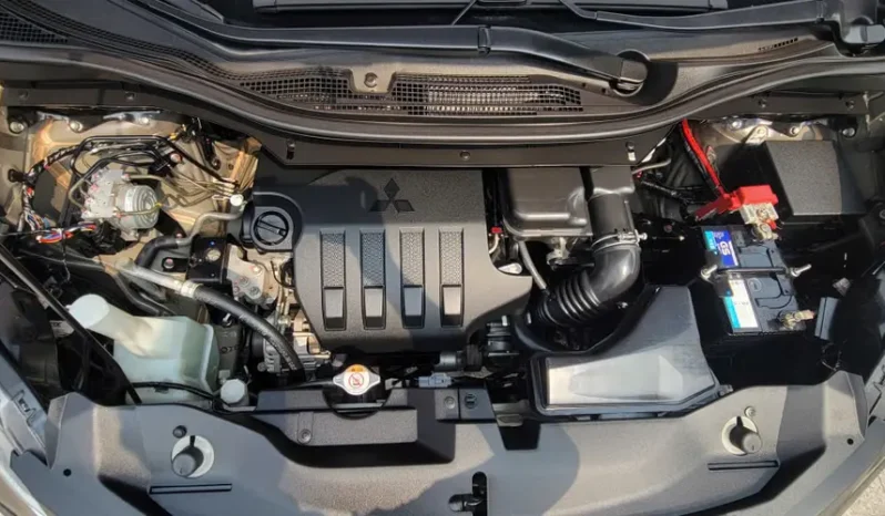 
								Mitsubishi Xpander AT Premium 2024 full									