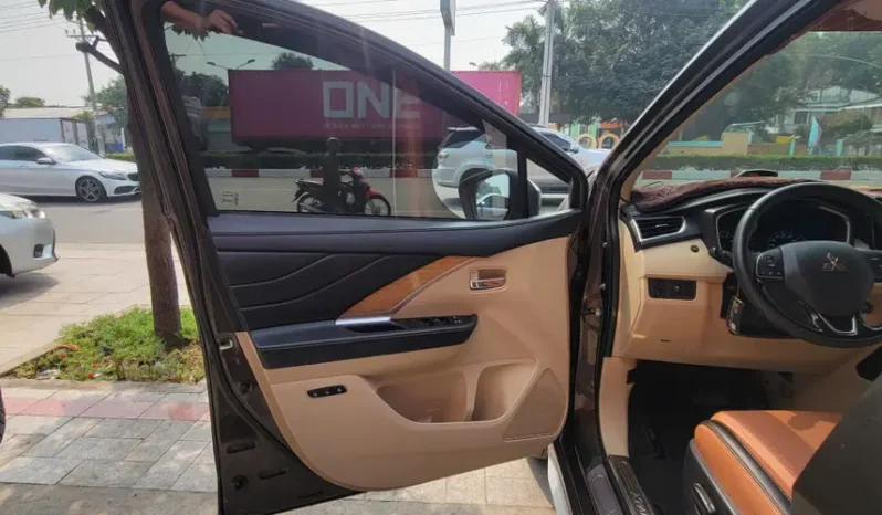 
								Mitsubishi Xpander AT Premium 2024 full									