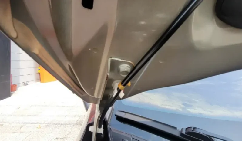 
								Mitsubishi Xpander AT Premium 2024 full									