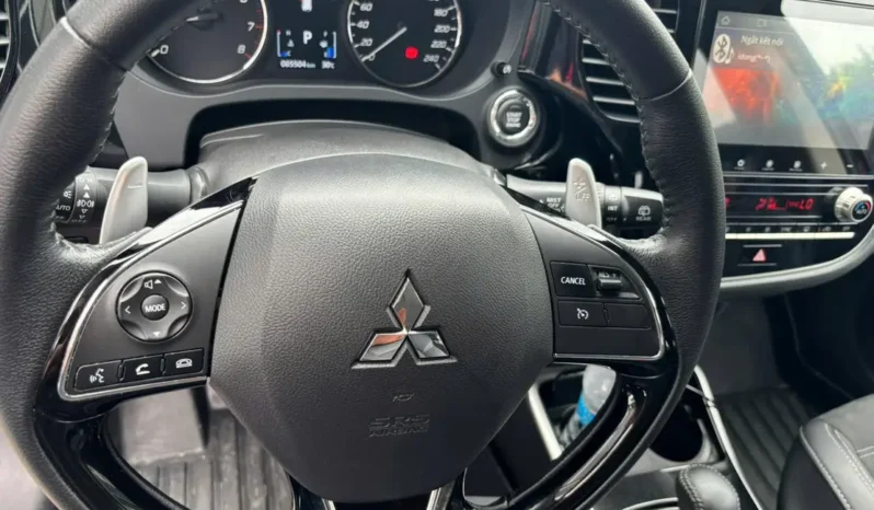 
								Mitsubishi Outlander 2.0 CVT 2022 full									