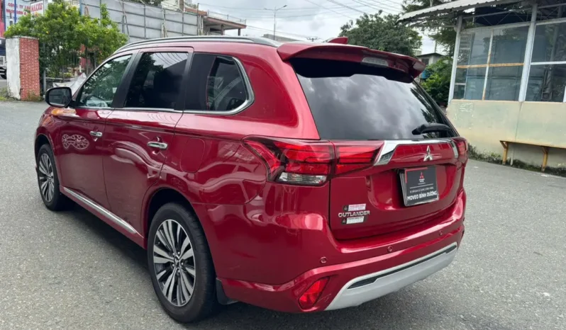 
								Mitsubishi Outlander 2.0 CVT 2022 full									