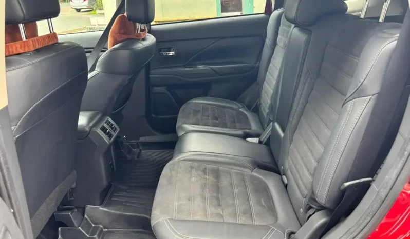 
								Mitsubishi Outlander 2.0 CVT 2022 full									