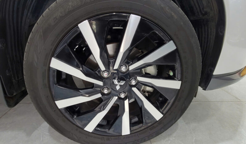 
								Mitsubishi Xpander AT 2025 full									