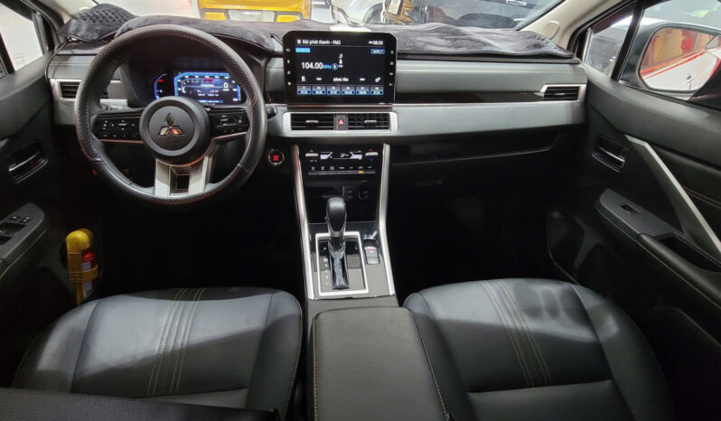 
								Mitsubishi Xpander AT 2025 full									