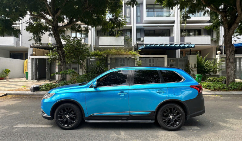 
								Mitsubishi Outlander 2.0 CVT Premium 2018 full									