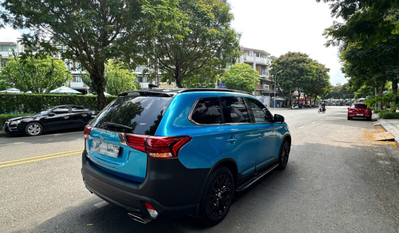 
								Mitsubishi Outlander 2.0 CVT Premium 2018 full									