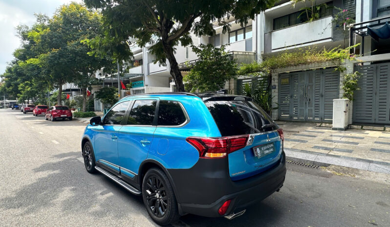 
								Mitsubishi Outlander 2.0 CVT Premium 2018 full									