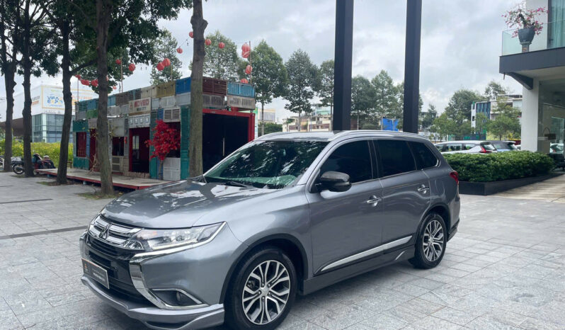 
								Mitsubishi Outlander 2.4 CVT Premium 2019 full									