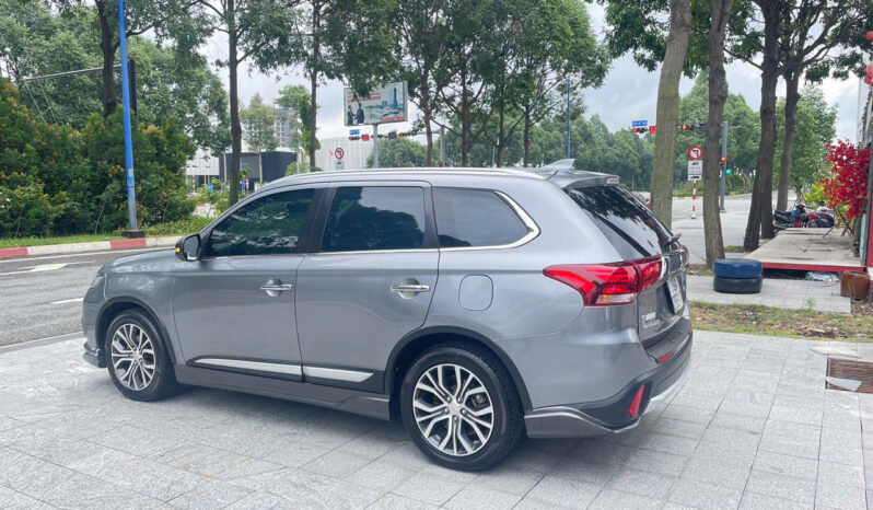 
								Mitsubishi Outlander 2.4 CVT Premium 2019 full									