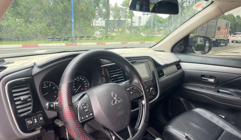 
								Mitsubishi Outlander 2.4 CVT Premium 2019 full									
