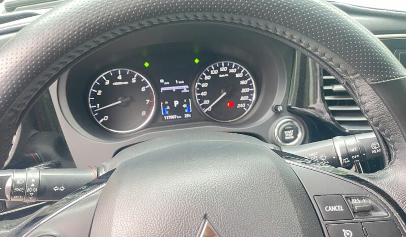 
								Mitsubishi Outlander 2.4 CVT Premium 2019 full									