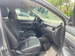 
										Mitsubishi Outlander 2.4 CVT Premium 2019 full									