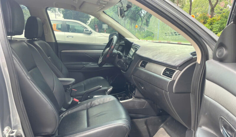 
								Mitsubishi Outlander 2.4 CVT Premium 2019 full									
