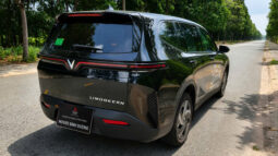 
										VINFAST LIMO GREEN 2025 full									