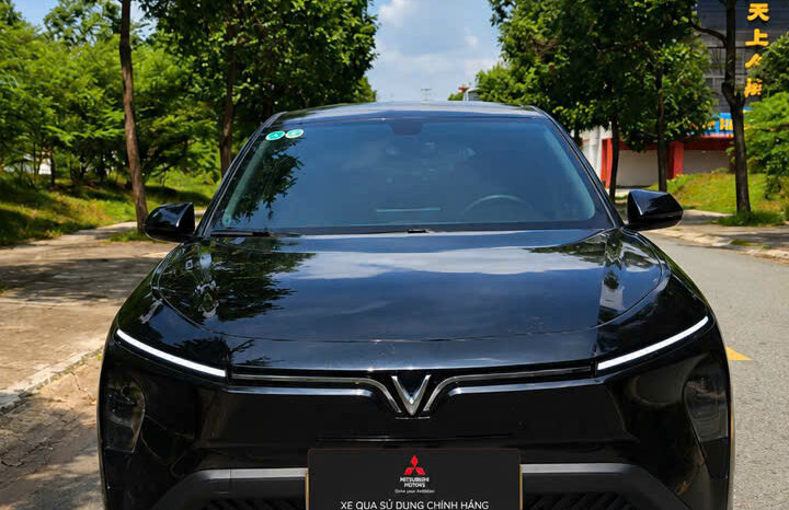 
								VINFAST LIMO GREEN 2025 full									